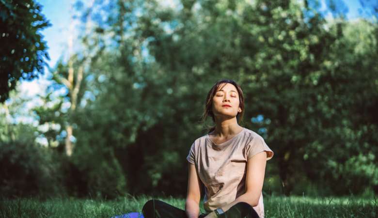 Qué quiere decir “estar presente” y por qué se ha convertido en la herramienta terapéutica más popular